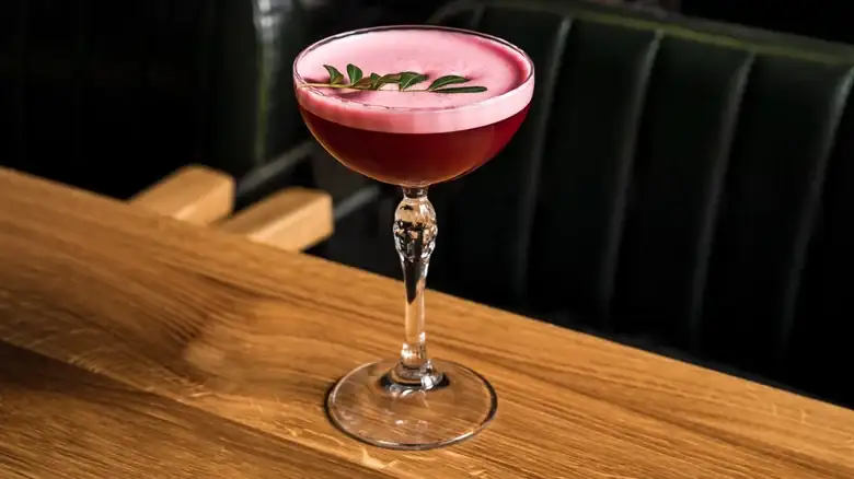 Red Wine Foam Is The Cocktail Garnish You Didn't Know You Needed