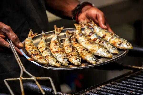 Cocina croata: sardinas a la parrilla (Srdele na žaru)