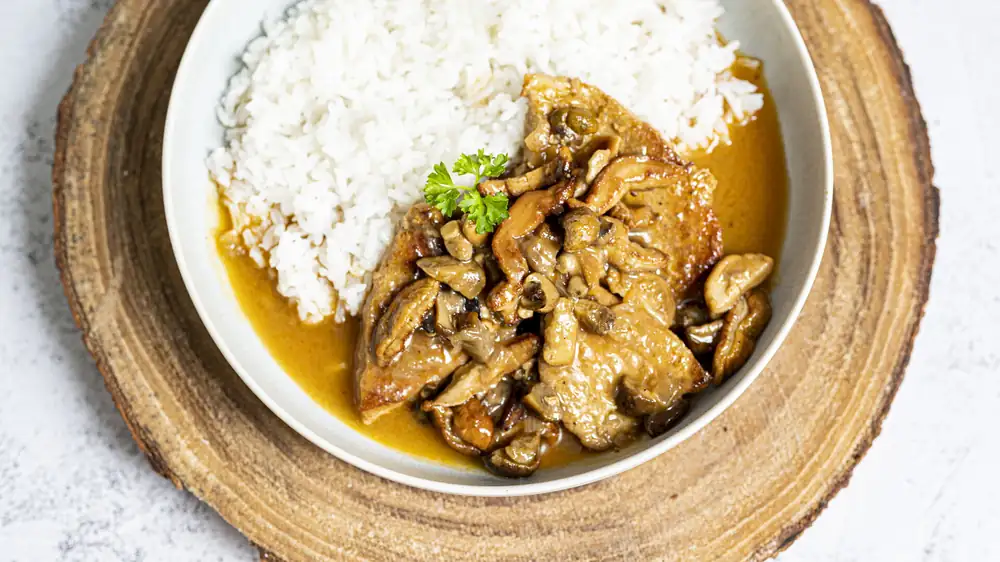 From basket to pan: Transform fresh forest fish into an exquisite pork with mushrooms