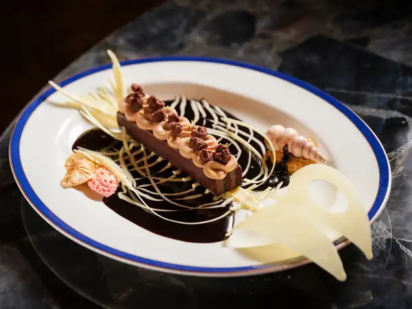 Pisces Makes a Splash at Wynn With Rare Lobster, Chocolate Fish, and a View