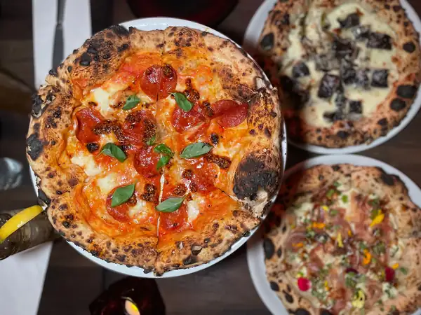 A New Pizza Restaurant Opens in Chinatown With Bubbly, Fluffy, Tokyo-Style Crust