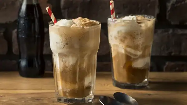 How Root Beer Began Its Life As A Tea Blend