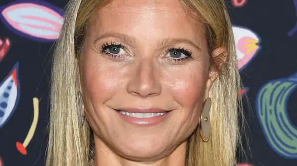 What Is An 'Almond Mom' (And Is The Phenomenon Harmful)?