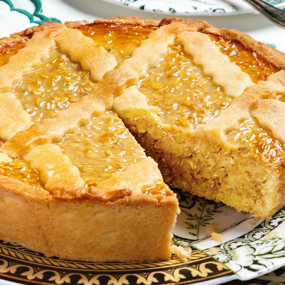 Pastiera with oat flakes and Greek yogurt