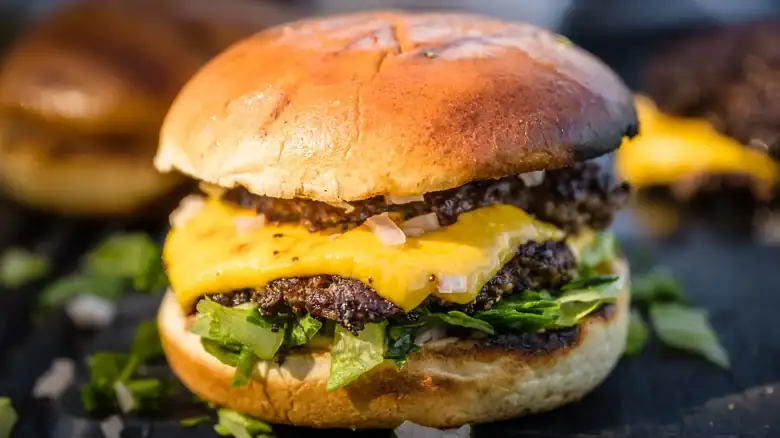 The Best Beef Blend For Perfectly Crusted Smash Burgers