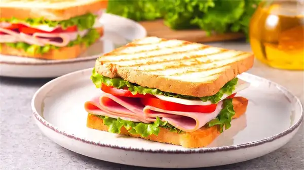 Dale un toque especial a tus sándwiches de jamón con un dulce añadido