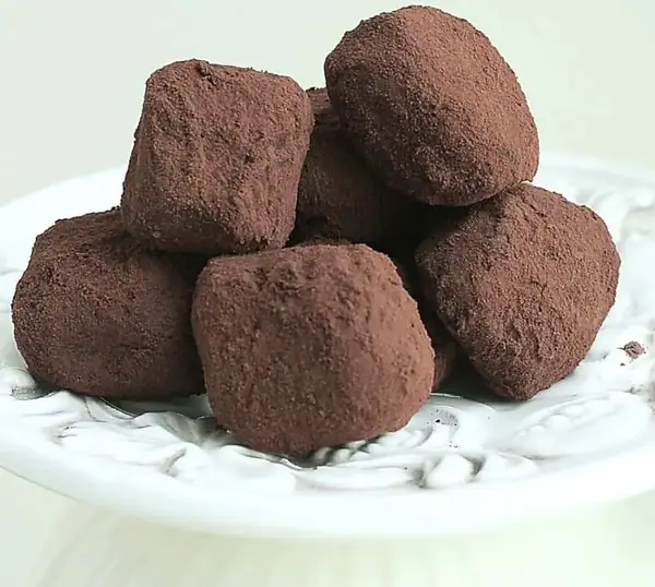 Trufas caseras de chocolate amargo