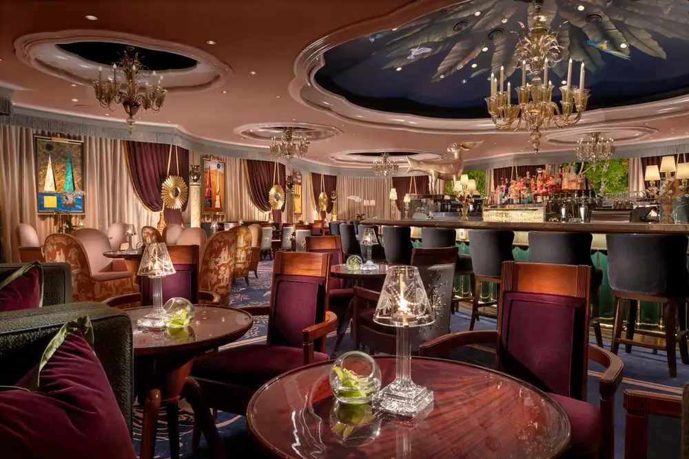 A Posh Lounge Rises From the Casino Floor at Wynn on the Las Vegas Strip