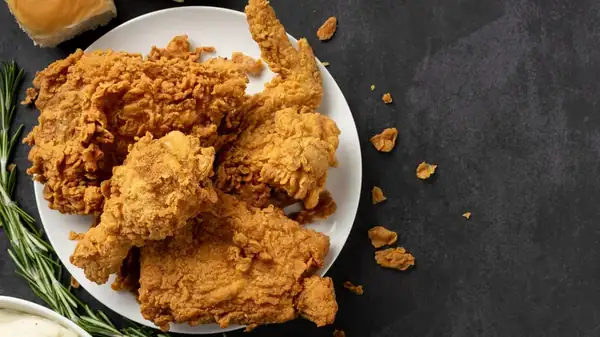 El error de última hora que arruina la piel de pollo perfectamente crujiente
