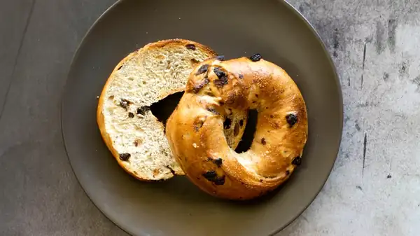 The Unexpected Cream Cheese You Should Spread On Your Next Cinnamon Raisin Bagel