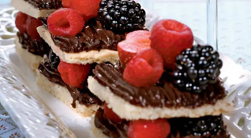 Mille-feuille with chocolate cheese and berries