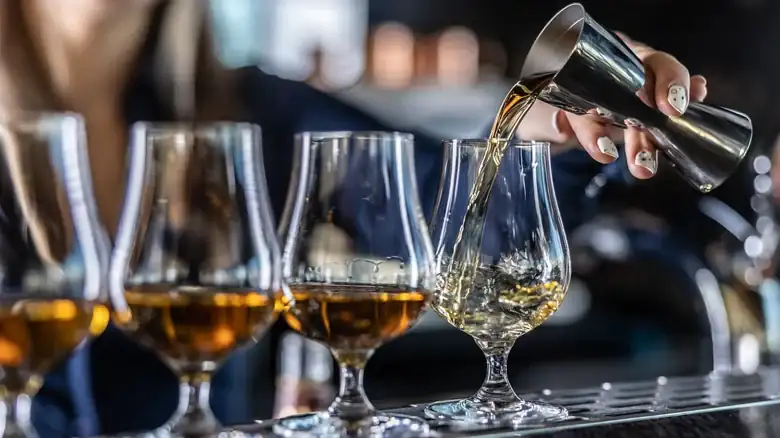 The Right Way To Drink Bourbon At A Food-Pairing Party