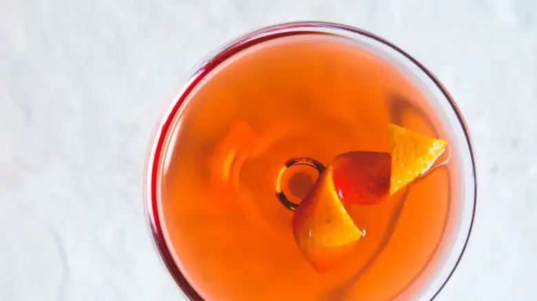 What Makes The Old Pal Cocktail Different From The Boulevardier?