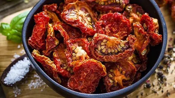 It's Never A Good Idea To Put Sun-Dried Tomatoes In Your Blender