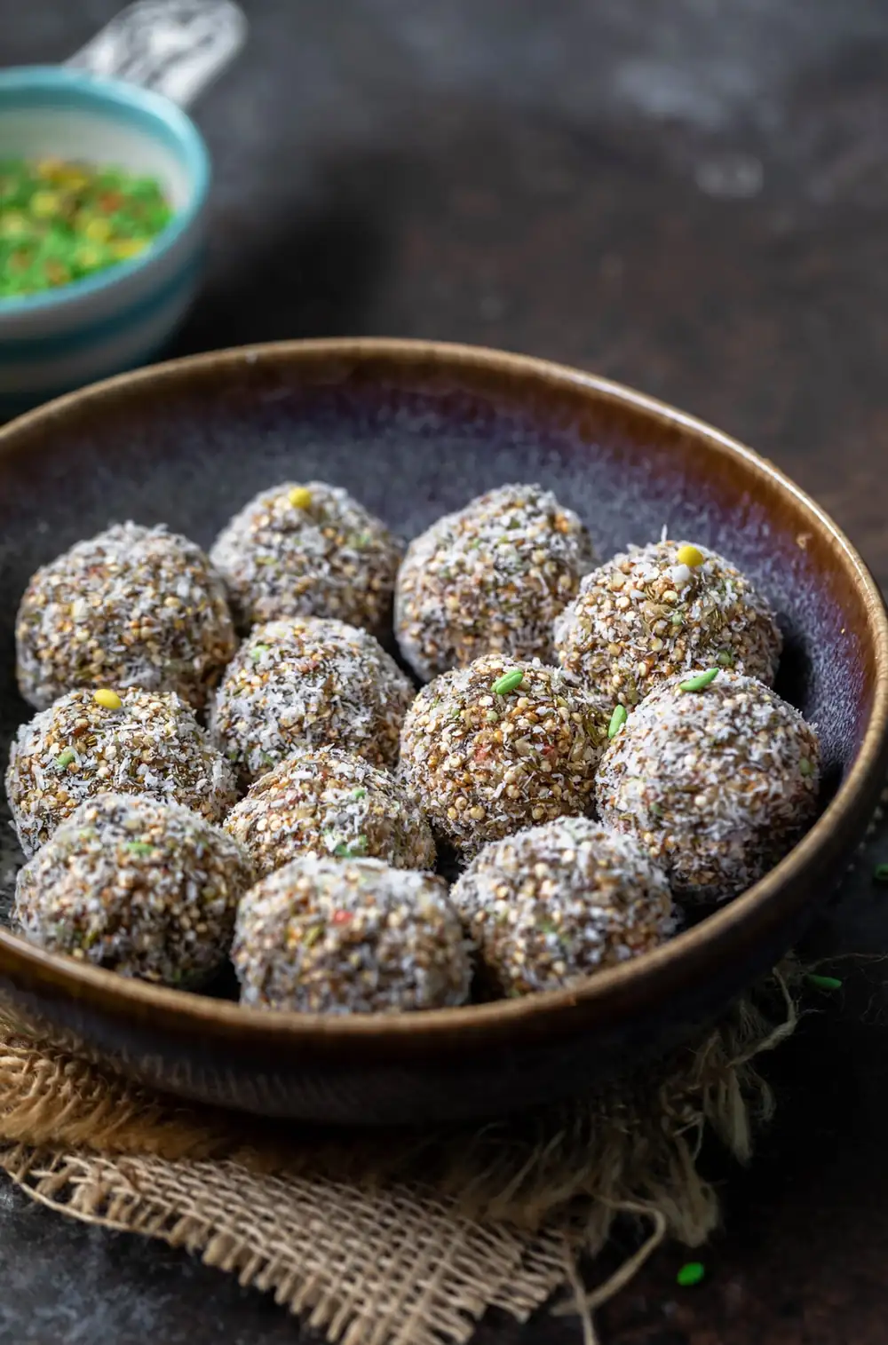 Quinoa mukhwas balls