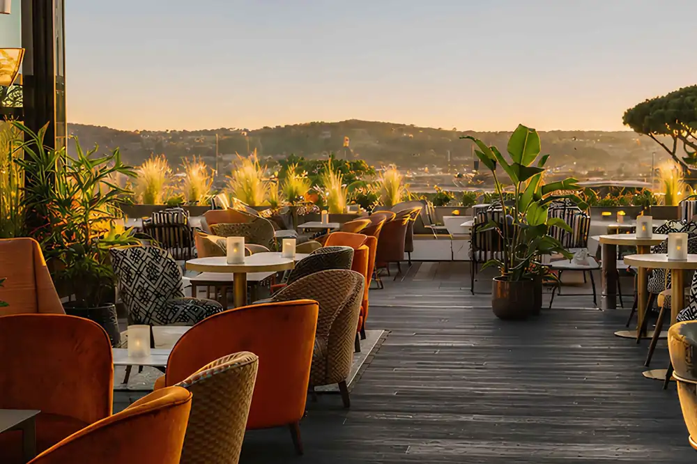 Un recorrido con cócteles por las fuentes de Roma en Charlie's Rooftop