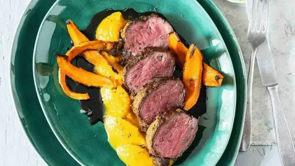 Venison loin with gingerbread and pumpkin