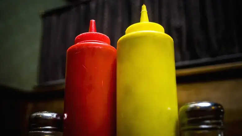 Cómo el kétchup y la mostaza se convirtieron en una pareja popular
