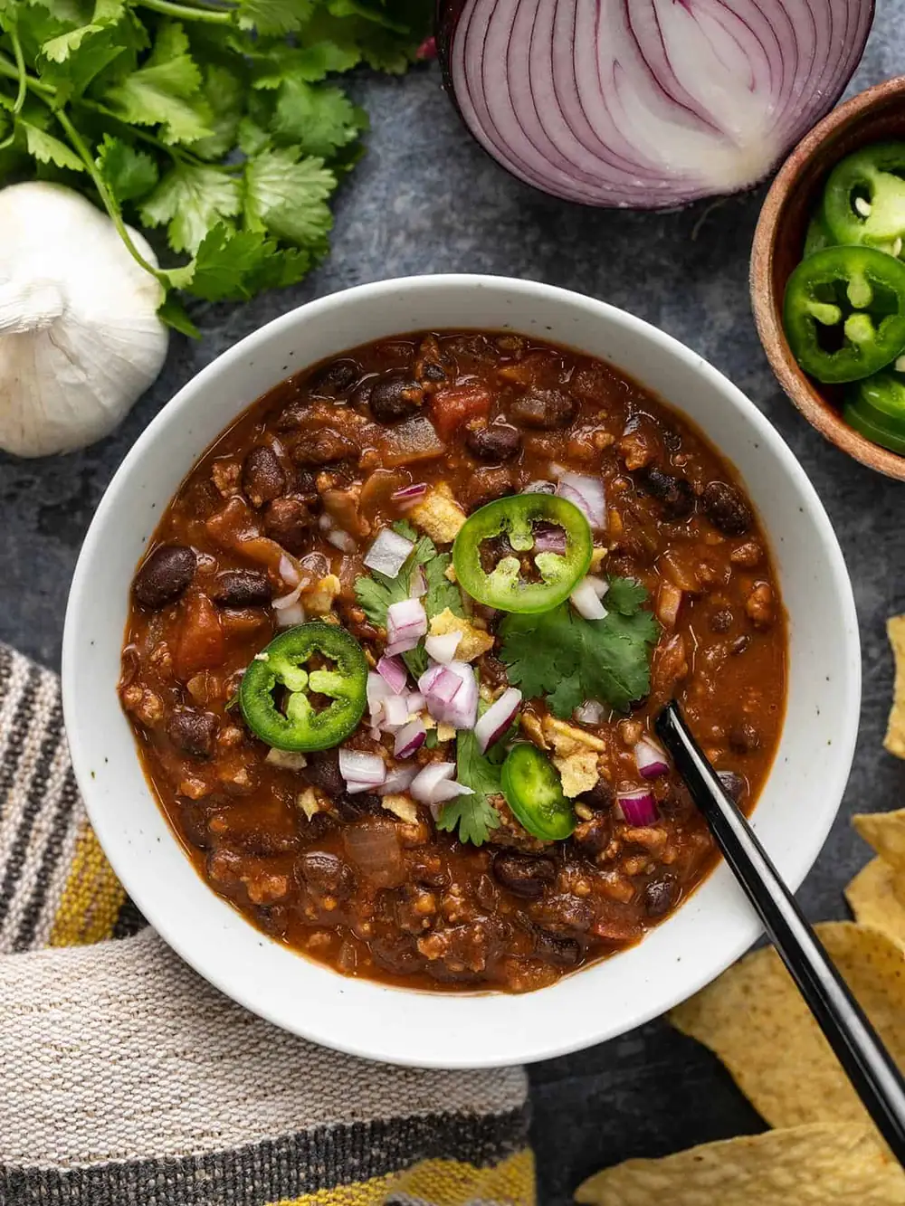 Looking for something to meal prep? Give this black bean chili a try!