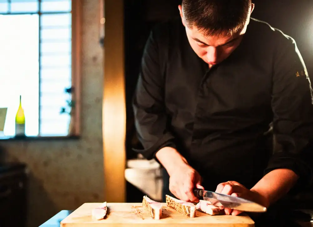 The knife as a cooking technique