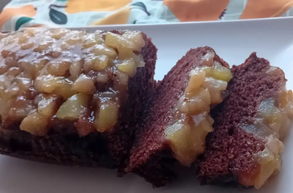 Black cake with pears