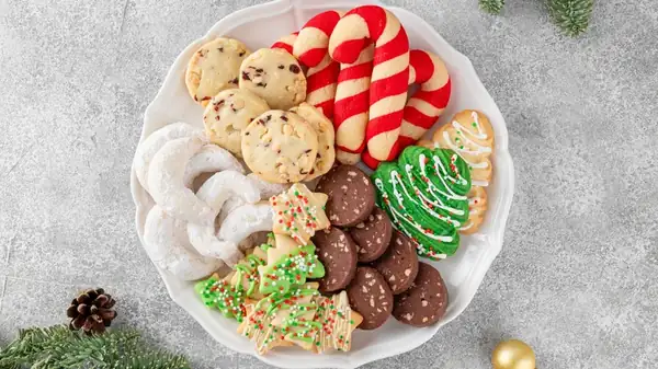 To Make Cute Christmas Tree Cookies, Grab Your Piping Bag