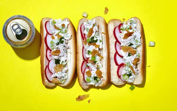 Los sutiles placeres de la ensalada de pollo fría