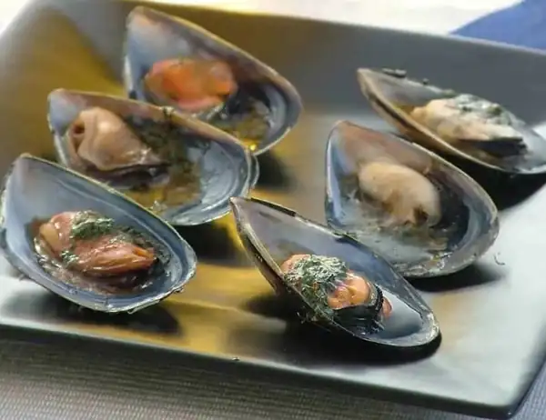Cajun Butter Mussels