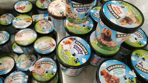 La enorme cantidad de sabores de helado que se le sugieren a Ben & Jerry's cada año