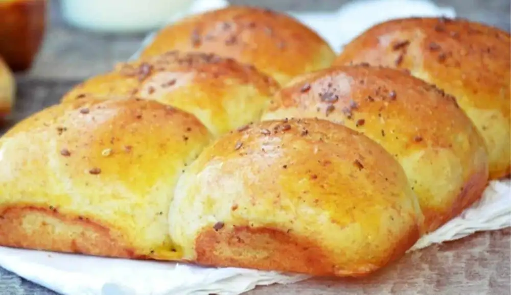Pepper & Parmesan Rolls
