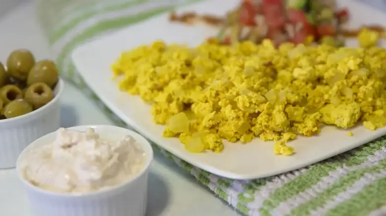 The Secret To Giving Scrambled Tofu An Eggy Flavor