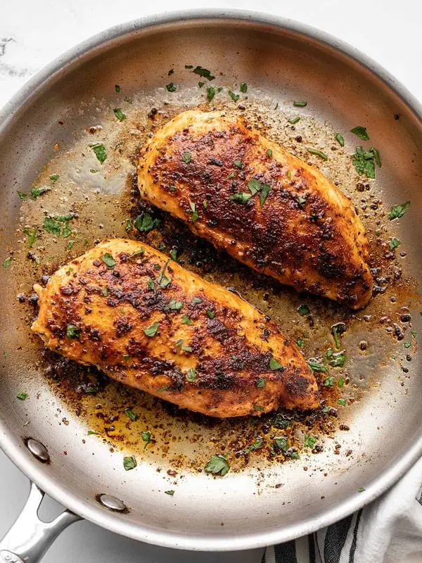 How to Cook Chicken Breast in a Pan