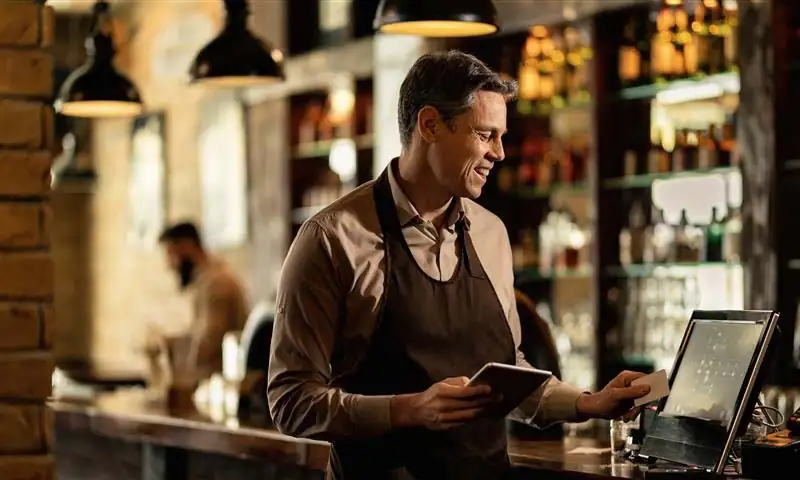 Bars and restaurants advance for the tenth consecutive month