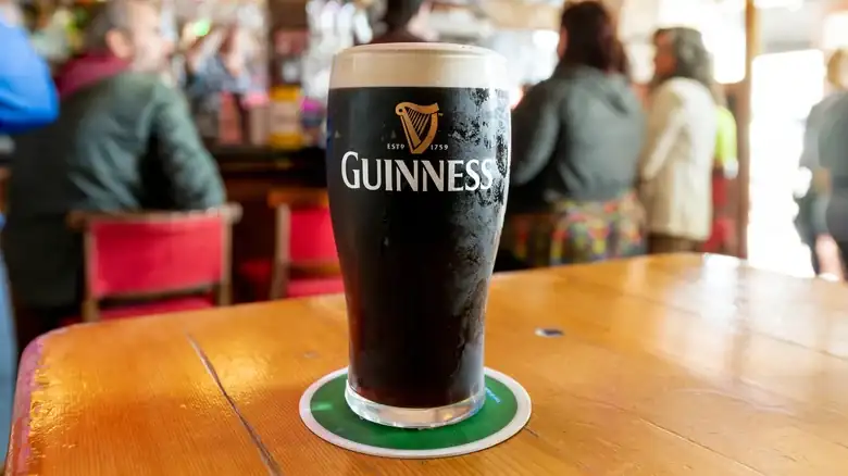 Are You An Irish Beer Expert? What It Means To 'Split The G'