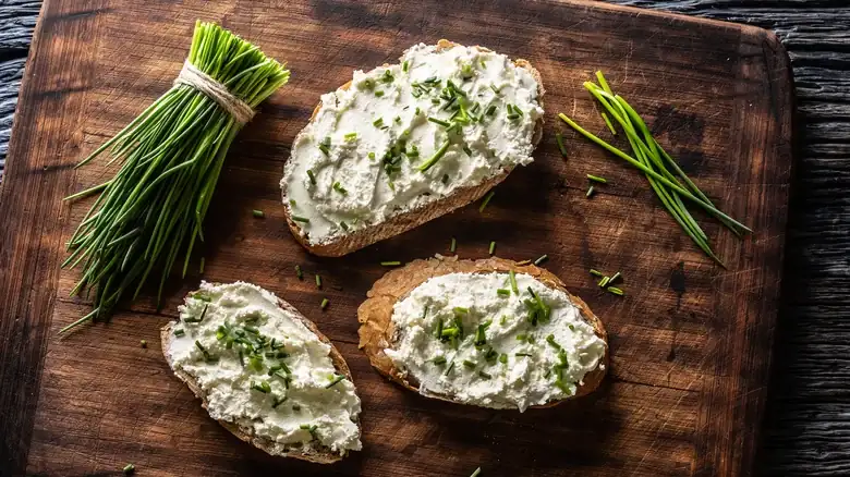 What It Means To 'Back-Slice' Chives