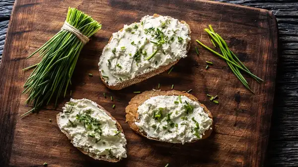 What It Means To 'Back-Slice' Chives