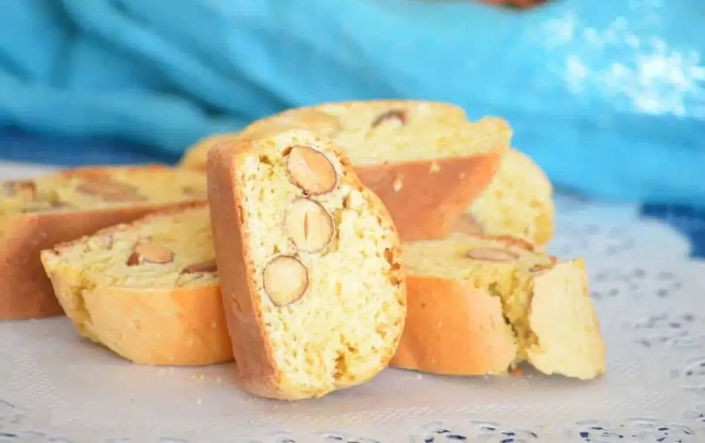 Cantucci (Italian Almond Cookies)