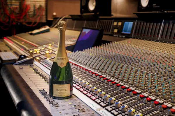Krug abre un estudio en Los Ángeles al público para convertir una cata de vinos en música en vivo
