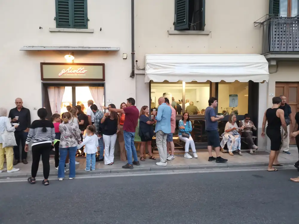 Noche de Tortelli: Ghiotto abre su restaurante y cientos de personas hacen cola para probarlos (galería de fotos)