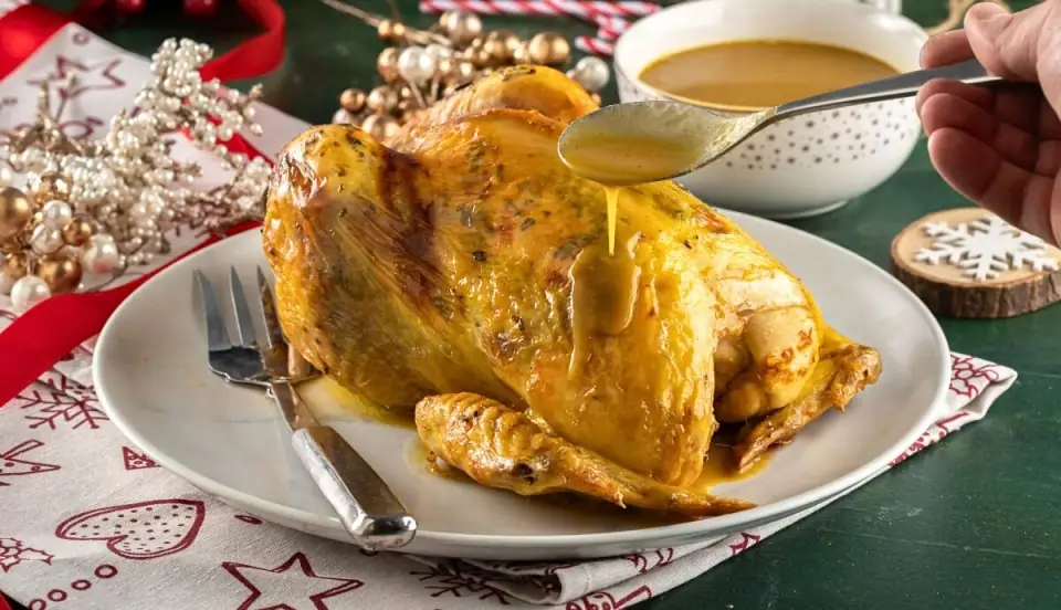 Pollo entero relleno al estilo mediterráneo