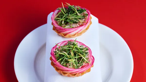 How Our Editors Pick the Best New Restaurants