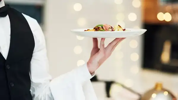 Never Break One Course Etiquette Rule When Fine Dining
