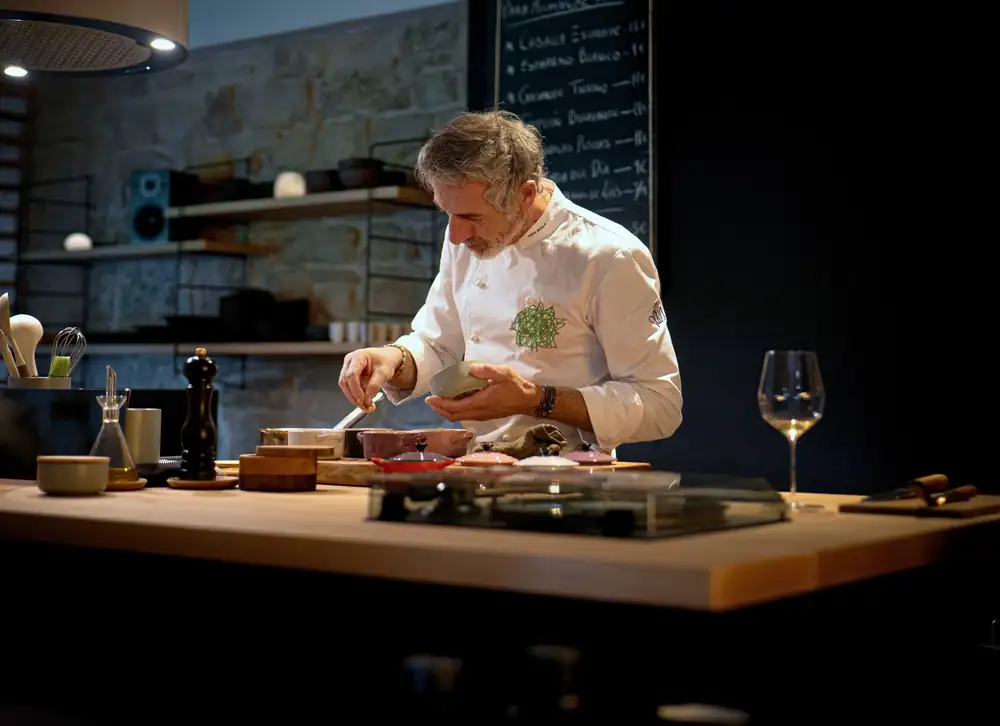 Pepe Solla enciende La Taberna con vino, brasas y cocina gallega de identidad propia