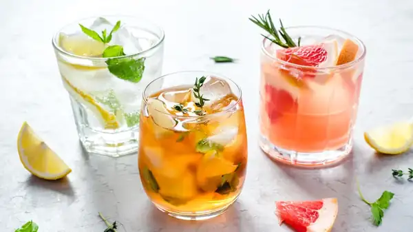 Ice Flowers Are The Beautiful Way To Upgrade Your Favorite Spritzes