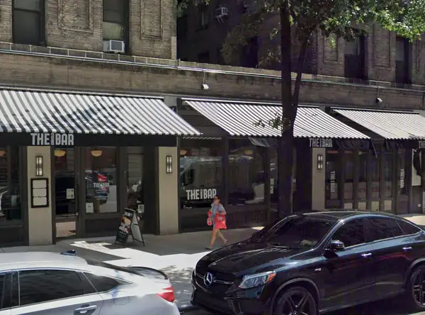 Los propietarios del restaurante Friedman's compran un local comercial vacío en el Upper West Side