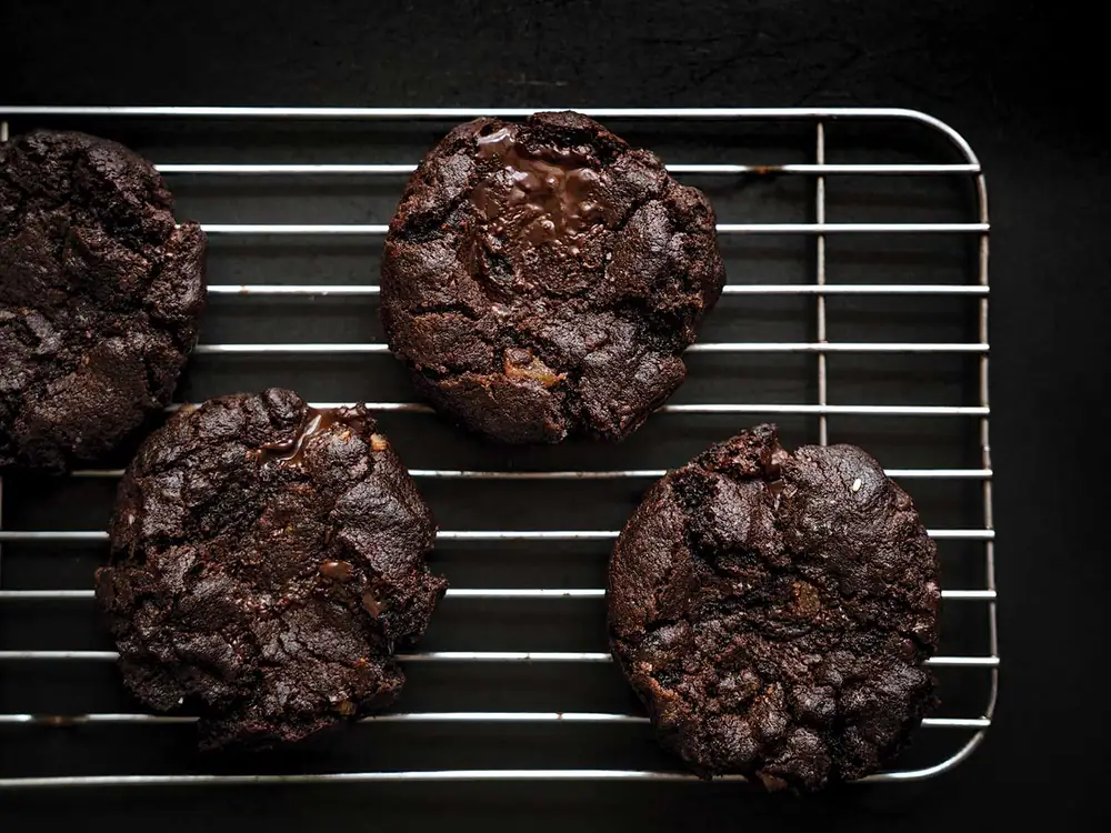 Galletas de doble chocolate y jengibre confitado