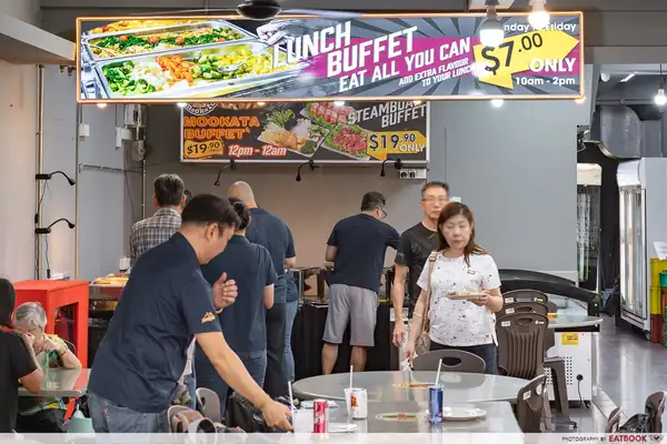 Encontramos un buffet Cai Fan de $7 con pescado con lichi ilimitado, cerdo con miel y más