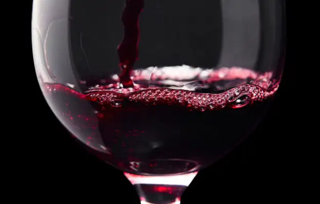 Global bulk wine saw a sharp decline in value in the first quarter of 2026, reaching €566 million (-18.8%)