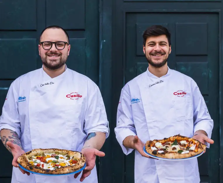 Two brothers bring a neighborhood Neapolitan pizzeria to Paris