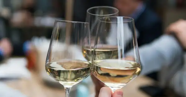 El sabor a mantequilla del Chardonnay no viene de la madera